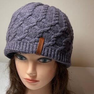 Turtlefur Lambswool Exterior Faux Fur interior lined Beanie Toque Winter Hat OS